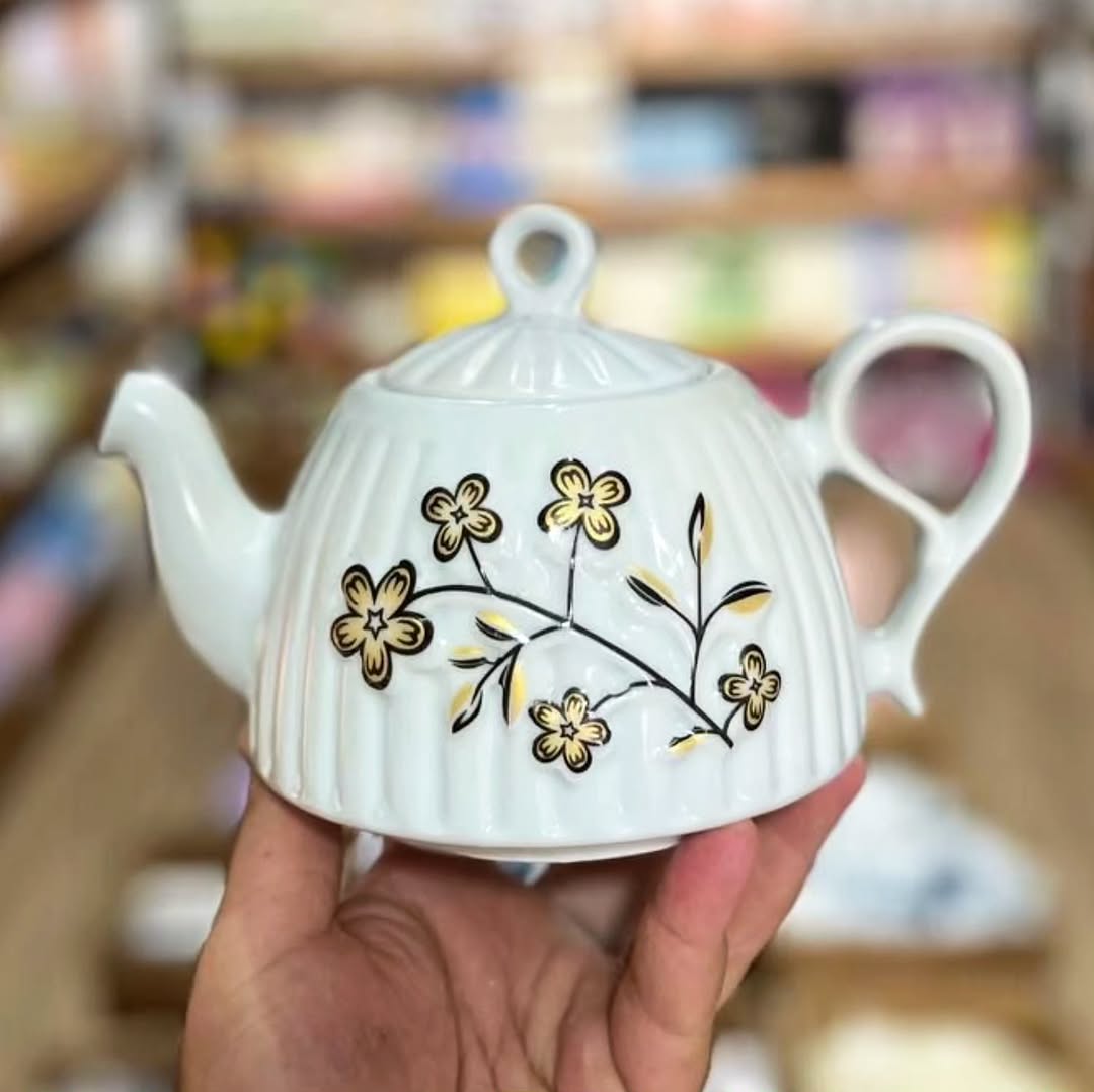 قوری چینی گل برجسته